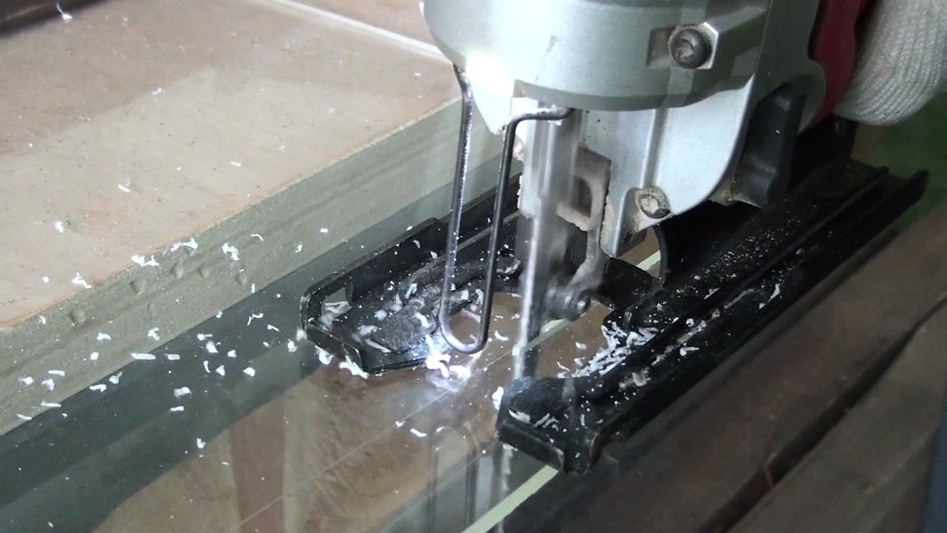 Jigsaw Blade Cutting Test on Acrylic Plate